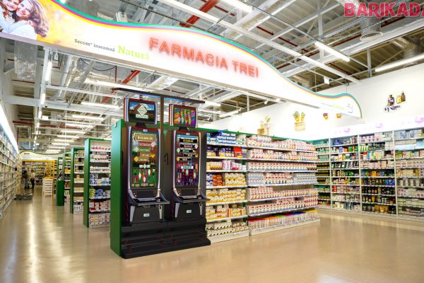 prima farmacie cu păcănele