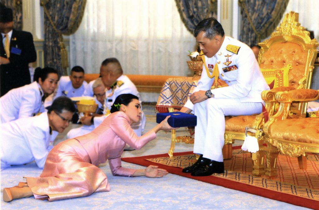regele thailandei harem