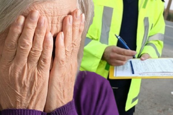 femeie oarba amendata de politia locala
