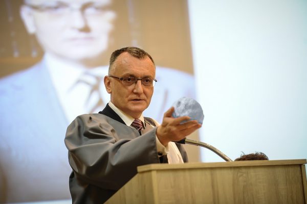 sorin cimpeanu frecatul cu zapada