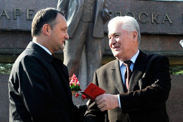 voronin dodon bani votare