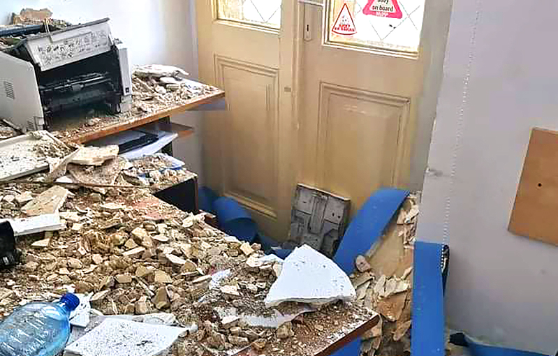 tavan politisti sectia 3 bucuresti