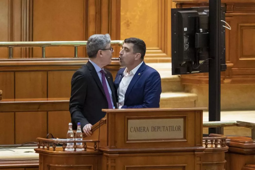 hotul cu prostul george simioln virgil popescu