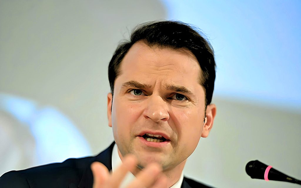 Sebastian burduja
